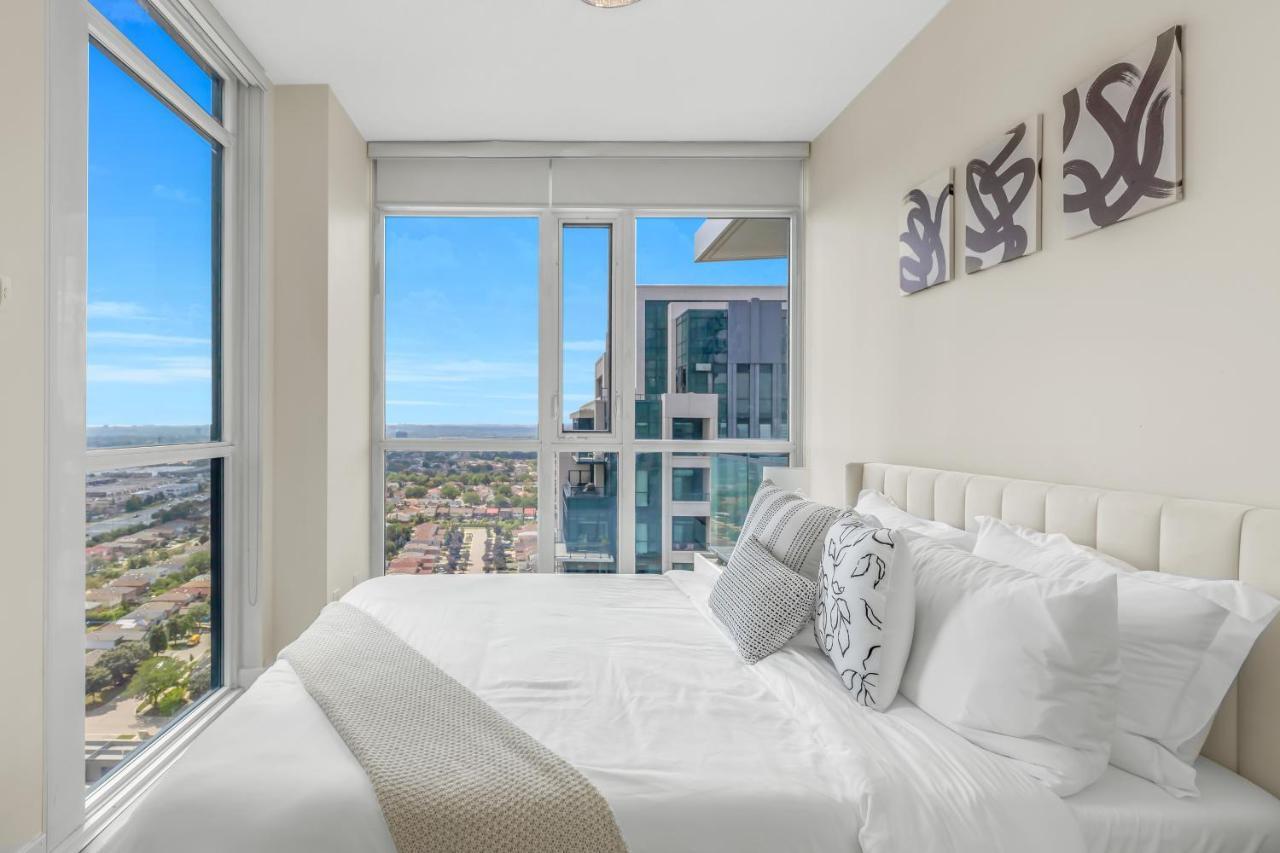 Ultra Luxurious 2.5 Bedroom 2 Full Bathroom 1 Parking Condo Near Sq1 Striking Views Mississauga Ngoại thất bức ảnh