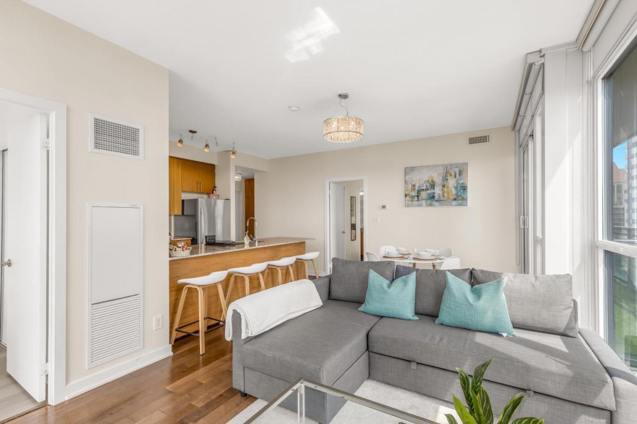 Ultra Luxurious 2.5 Bedroom 2 Full Bathroom 1 Parking Condo Near Sq1 Striking Views Mississauga Ngoại thất bức ảnh