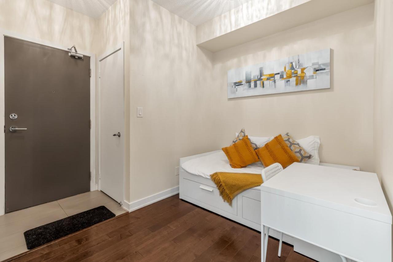 Ultra Luxurious 2.5 Bedroom 2 Full Bathroom 1 Parking Condo Near Sq1 Striking Views Mississauga Ngoại thất bức ảnh