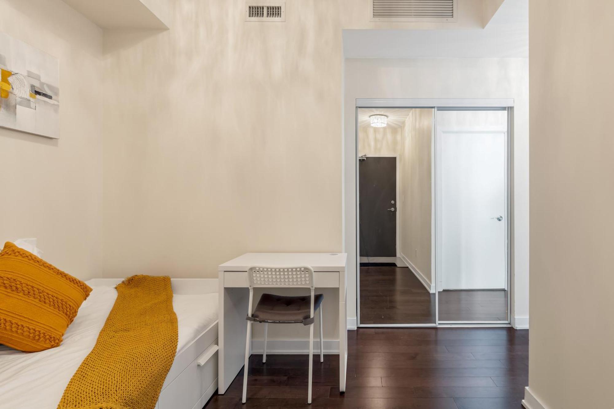 Ultra Luxurious 2.5 Bedroom 2 Full Bathroom 1 Parking Condo Near Sq1 Striking Views Mississauga Ngoại thất bức ảnh